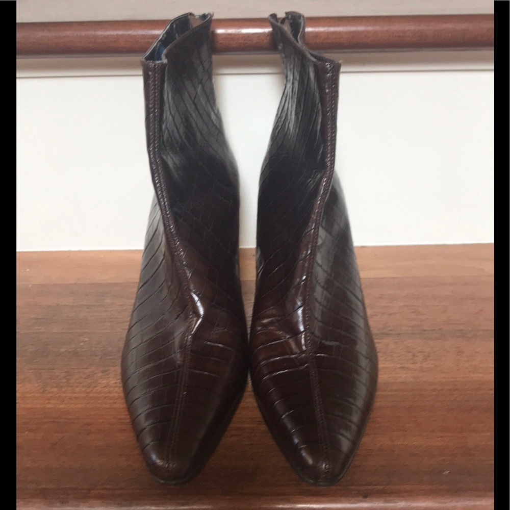 NEW Max de Carlo leather ankle booties- Italy
